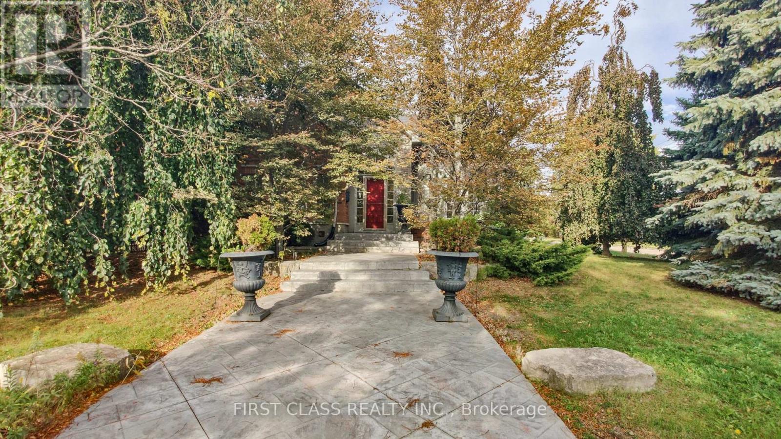 116 Kinloch Crescent, Vaughan (Maple), Ontario  L6A 2E9 - Photo 2 - N12475190