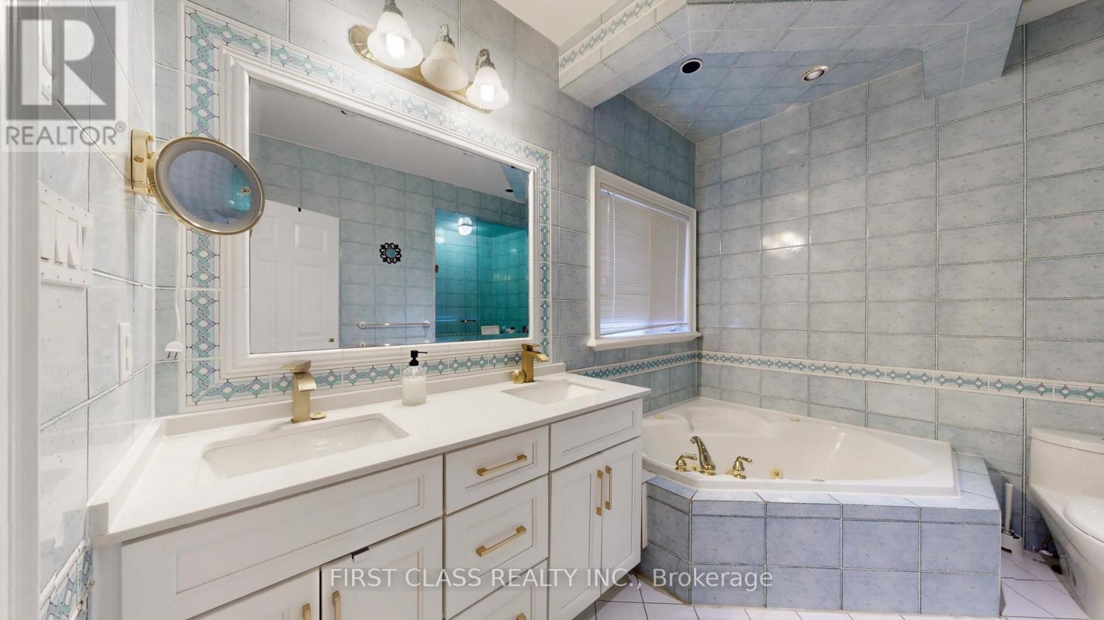 116 Kinloch Crescent, Vaughan (Maple), Ontario  L6A 2E9 - Photo 23 - N12475190