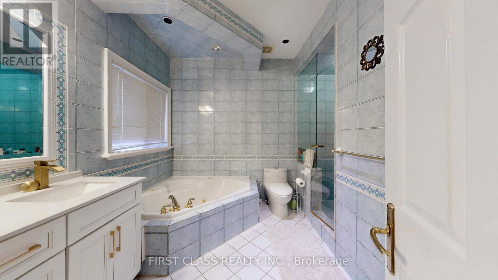 116 Kinloch Crescent, Vaughan (Maple), Ontario  L6A 2E9 - Photo 24 - N12475190