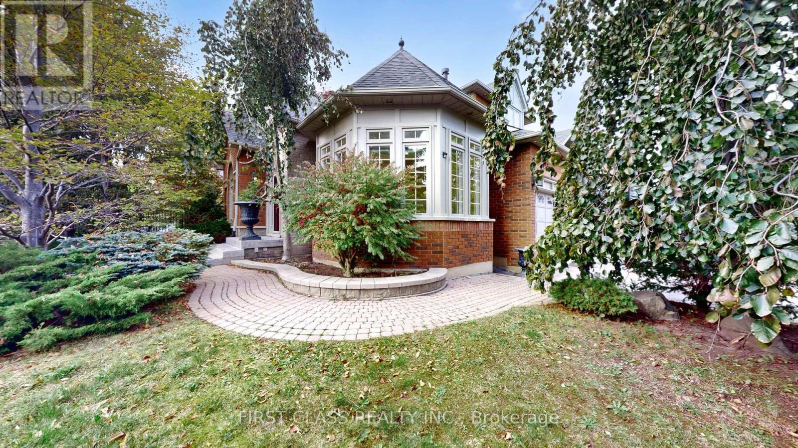 116 Kinloch Crescent, Vaughan (Maple), Ontario  L6A 2E9 - Photo 4 - N12475190