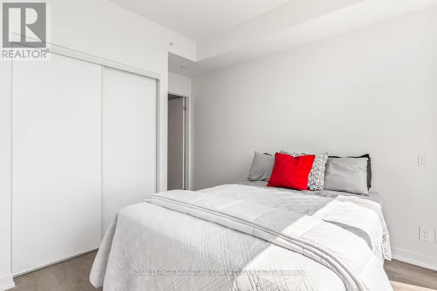 1609 - 39 Mary Street, Barrie, Ontario  L4N 1S9 - Photo 16 - S12475178