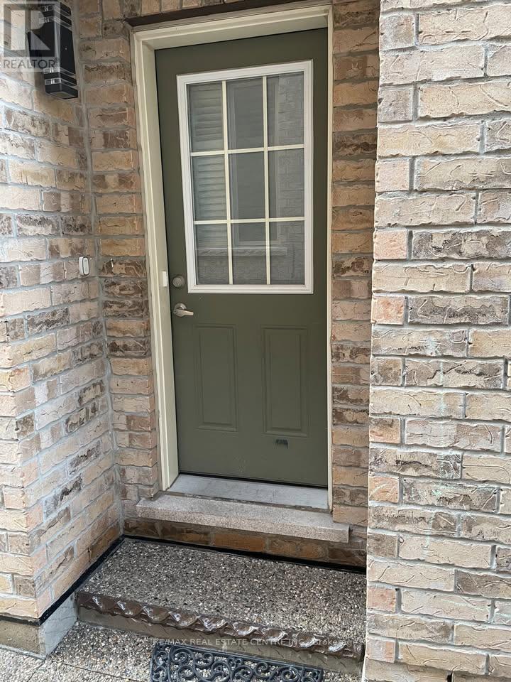 7 Aries Street, Brampton, Ontario  L6Y 5Z2 - Photo 1 - W12475117