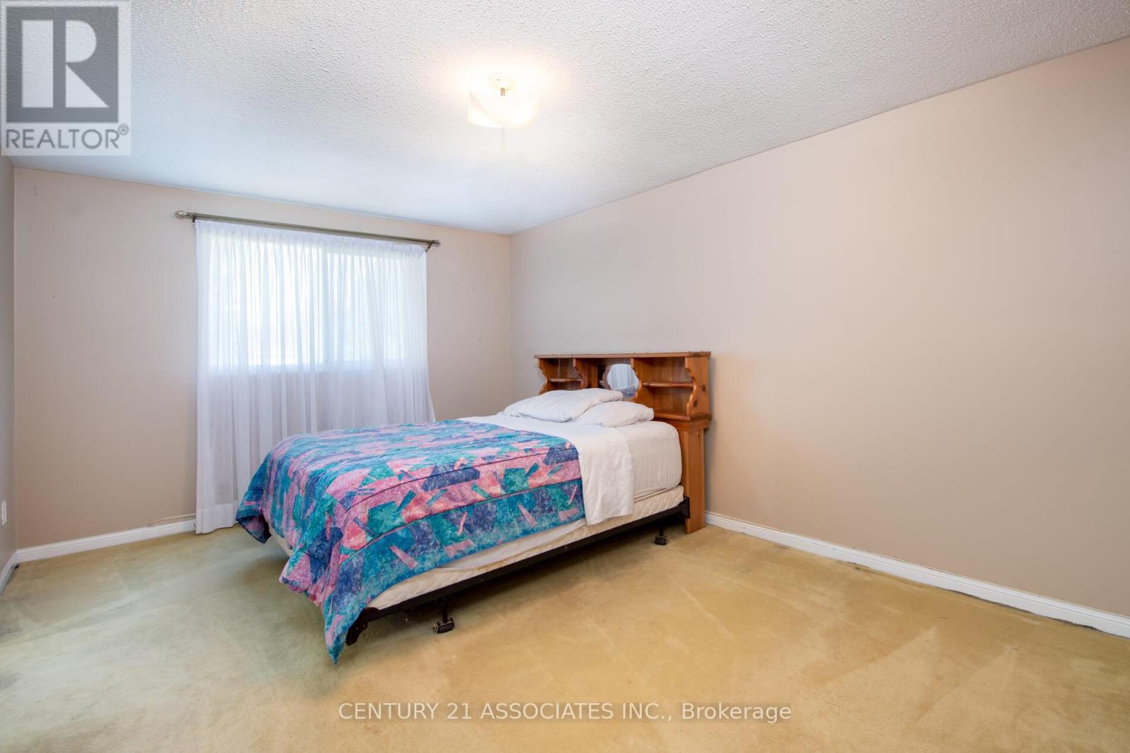 120 Elgin Drive, Brampton, Ontario  L6Y 2E8 - Photo 18 - W12475136