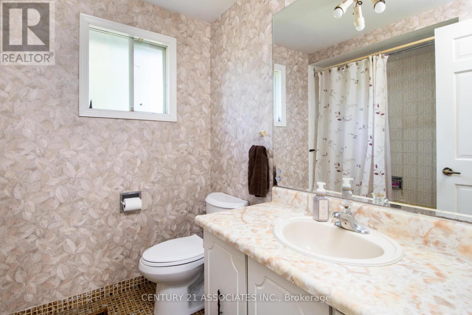 120 Elgin Drive, Brampton, Ontario  L6Y 2E8 - Photo 24 - W12475136