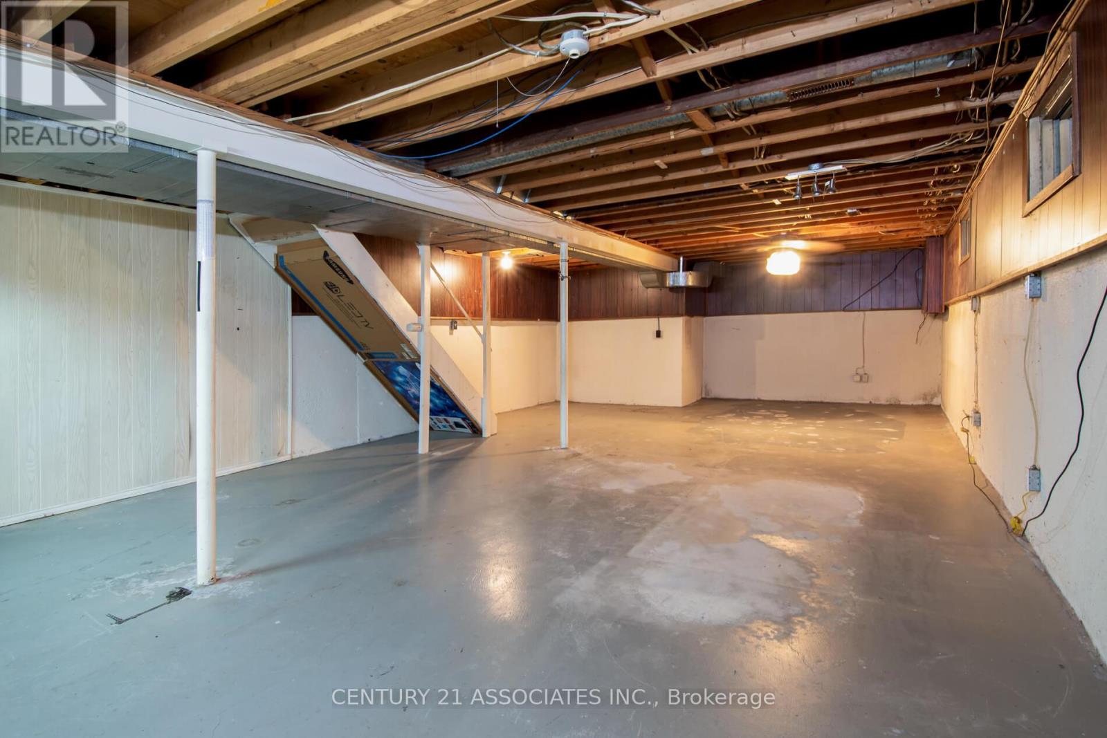120 Elgin Drive, Brampton, Ontario  L6Y 2E8 - Photo 25 - W12475136