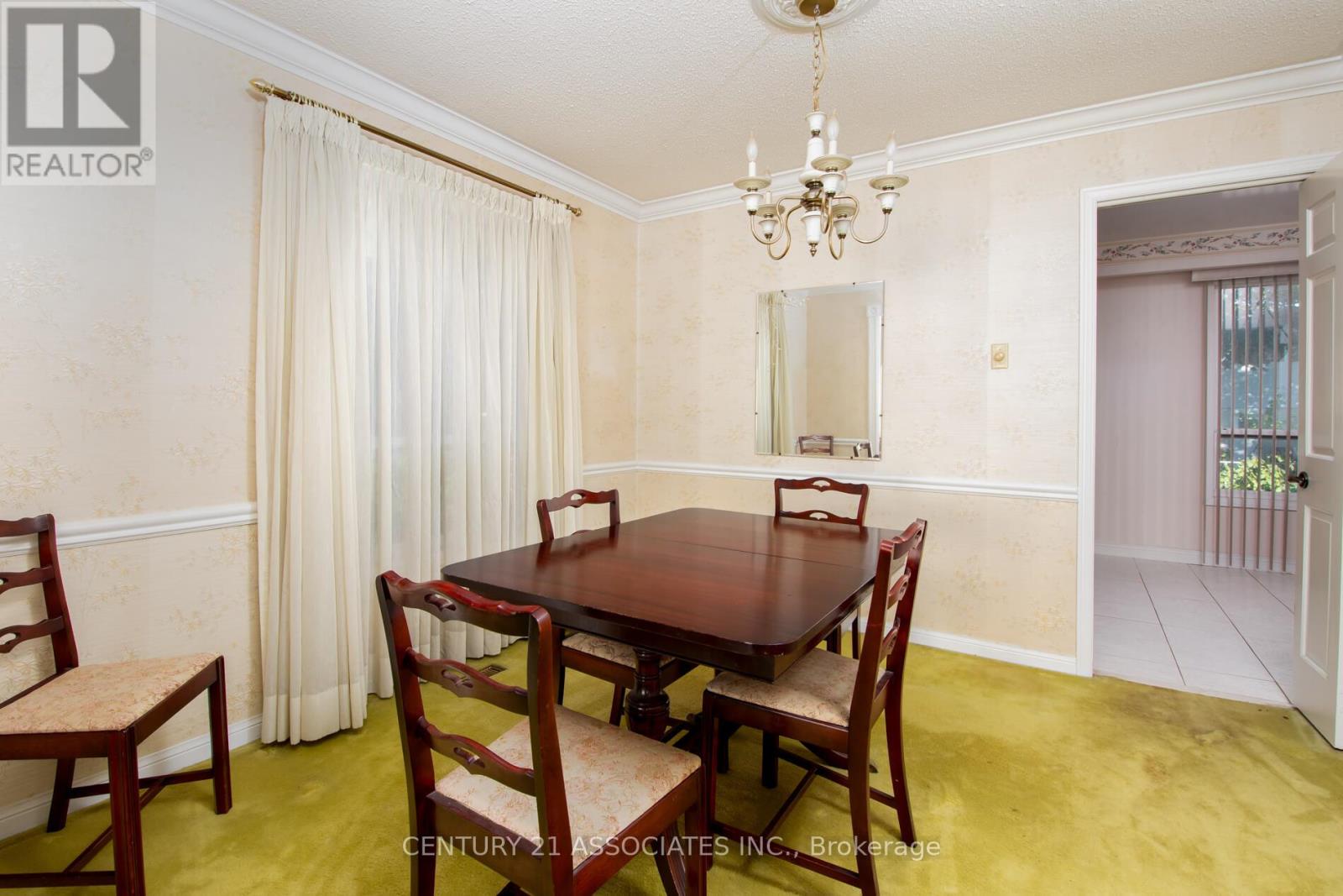 120 Elgin Drive, Brampton, Ontario  L6Y 2E8 - Photo 8 - W12475136