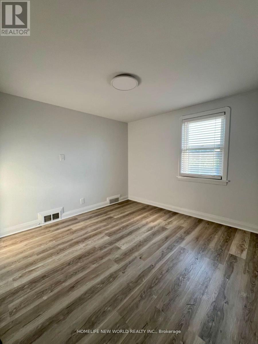 Upper - 354 Kane Avenue, Toronto, Ontario  M6M 3P4 - Photo 15 - W12475149