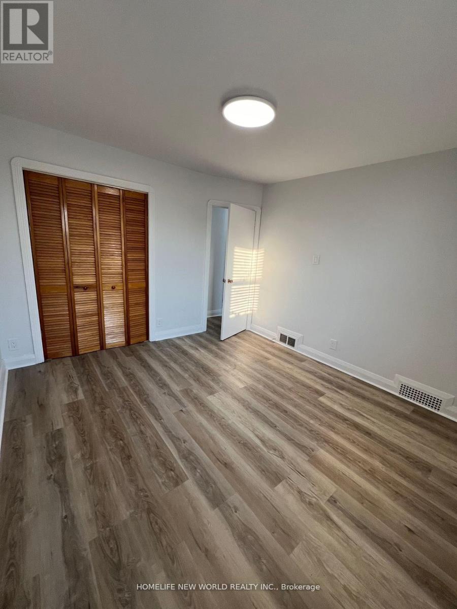 Upper - 354 Kane Avenue, Toronto, Ontario  M6M 3P4 - Photo 16 - W12475149