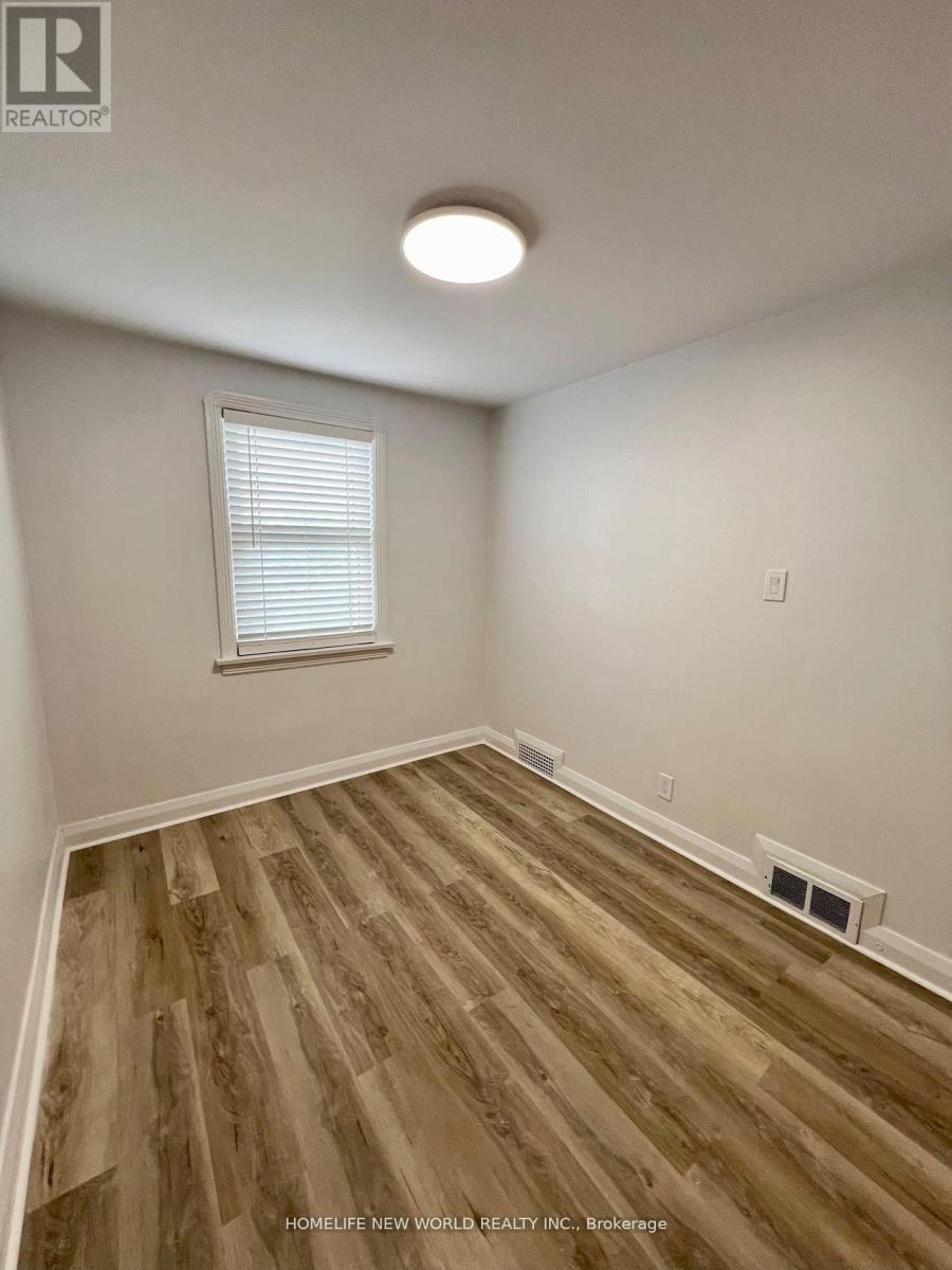 Upper - 354 Kane Avenue, Toronto, Ontario  M6M 3P4 - Photo 17 - W12475149