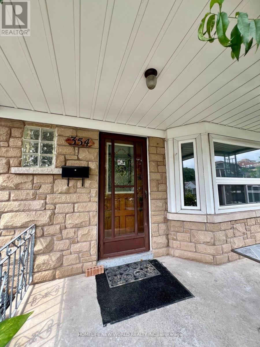 Upper - 354 Kane Avenue, Toronto, Ontario  M6M 3P4 - Photo 3 - W12475149