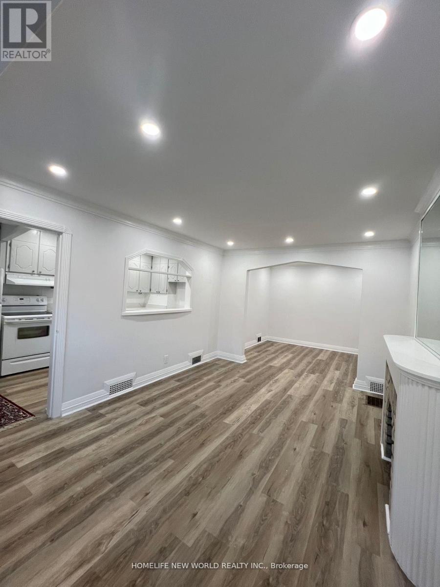 Upper - 354 Kane Avenue, Toronto, Ontario  M6M 3P4 - Photo 9 - W12475149