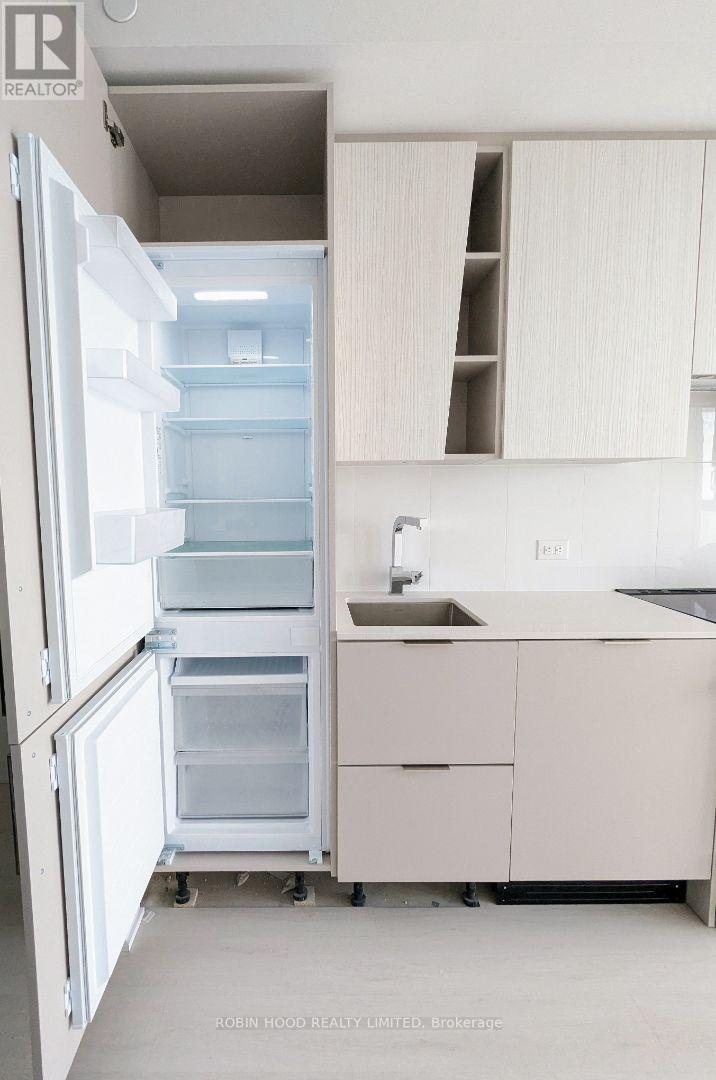 4612 - 3900 Confederation Parkway, Mississauga, Ontario  L5B 0M3 - Photo 3 - W12475151