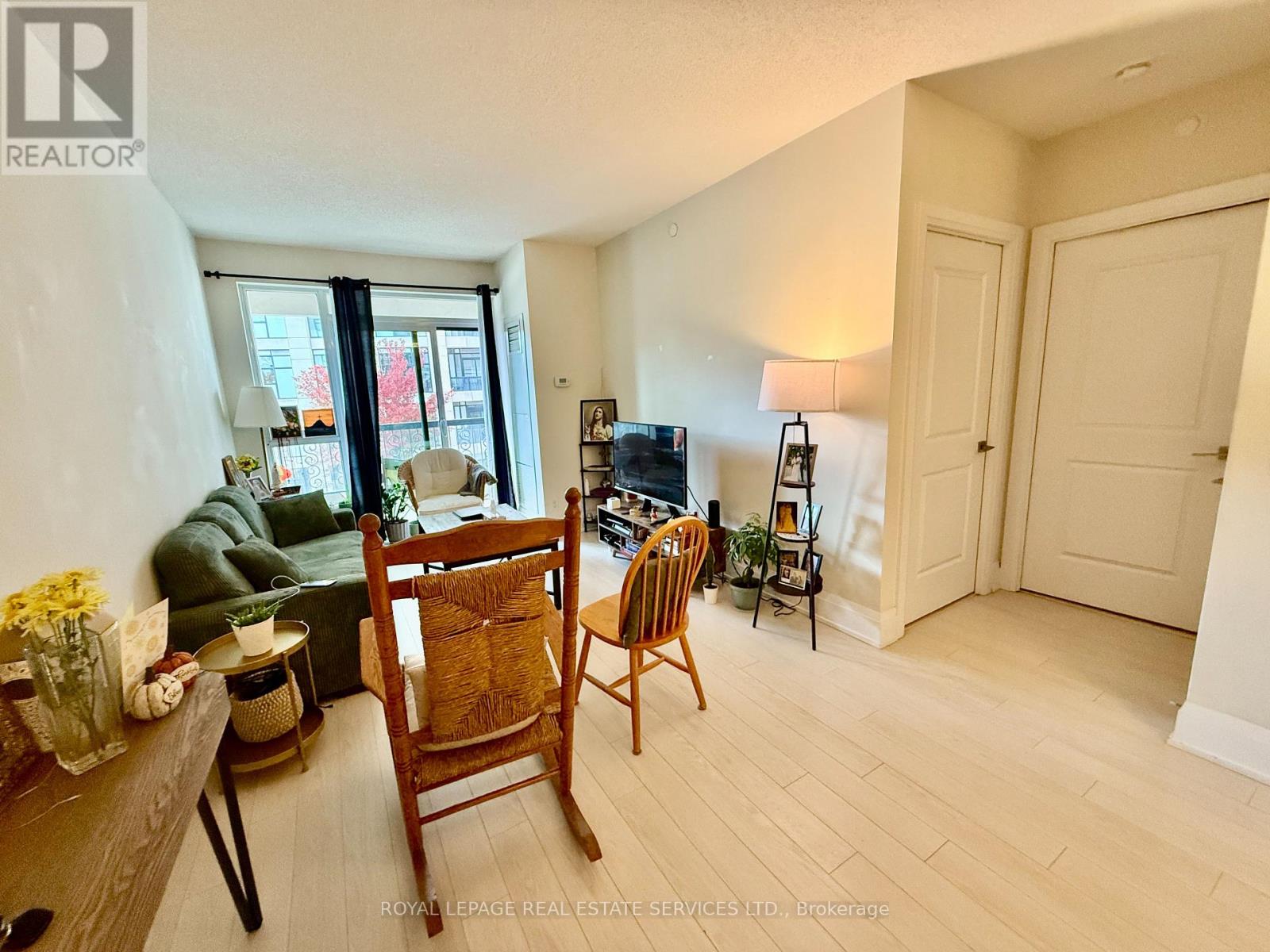 223 - 1 Old Mill Drive, Toronto, Ontario  M6S 0A1 - Photo 11 - W12475166