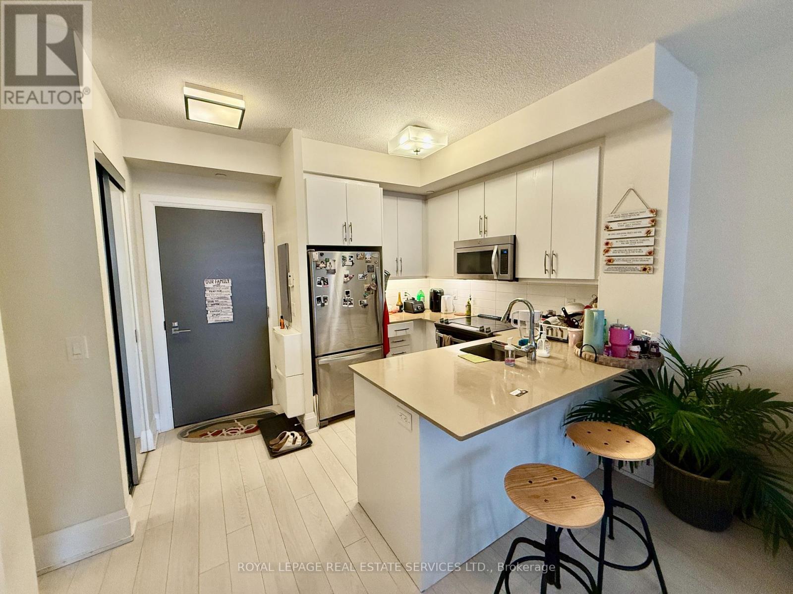 223 - 1 Old Mill Drive, Toronto, Ontario  M6S 0A1 - Photo 13 - W12475166