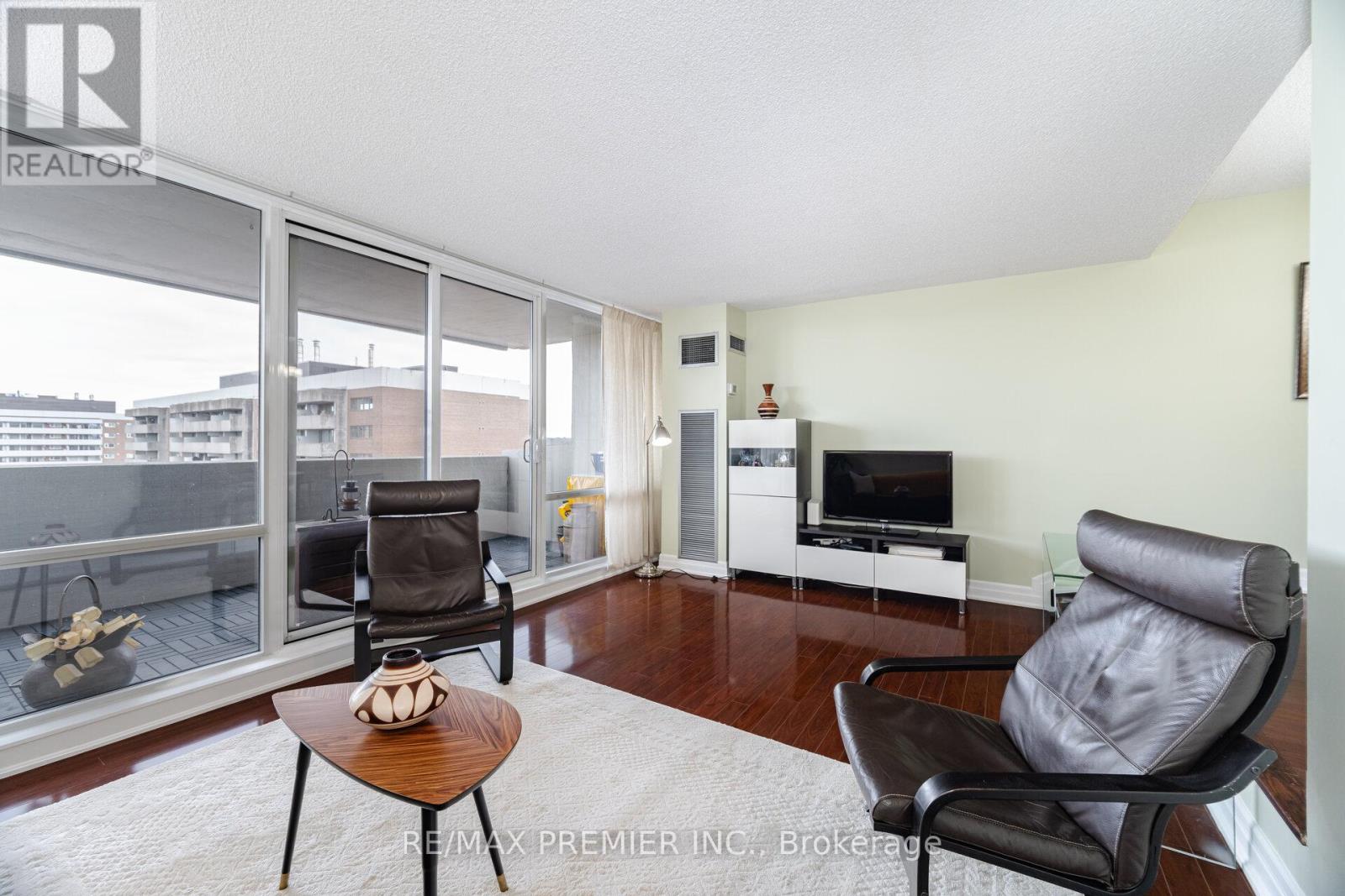 1905 - 270 Scarlett Road, Toronto, Ontario  M6N 4X7 - Photo 12 - W12475167