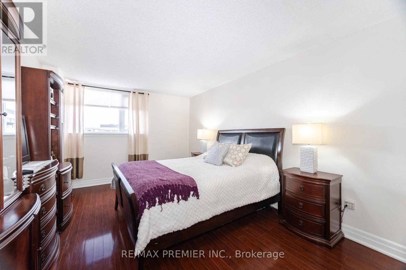 1905 - 270 Scarlett Road, Toronto, Ontario  M6N 4X7 - Photo 16 - W12475167