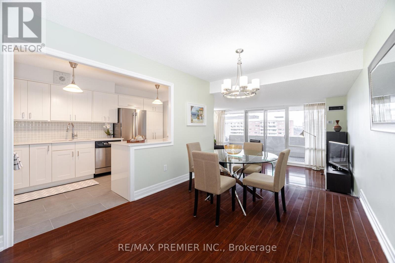 1905 - 270 Scarlett Road, Toronto, Ontario  M6N 4X7 - Photo 5 - W12475167