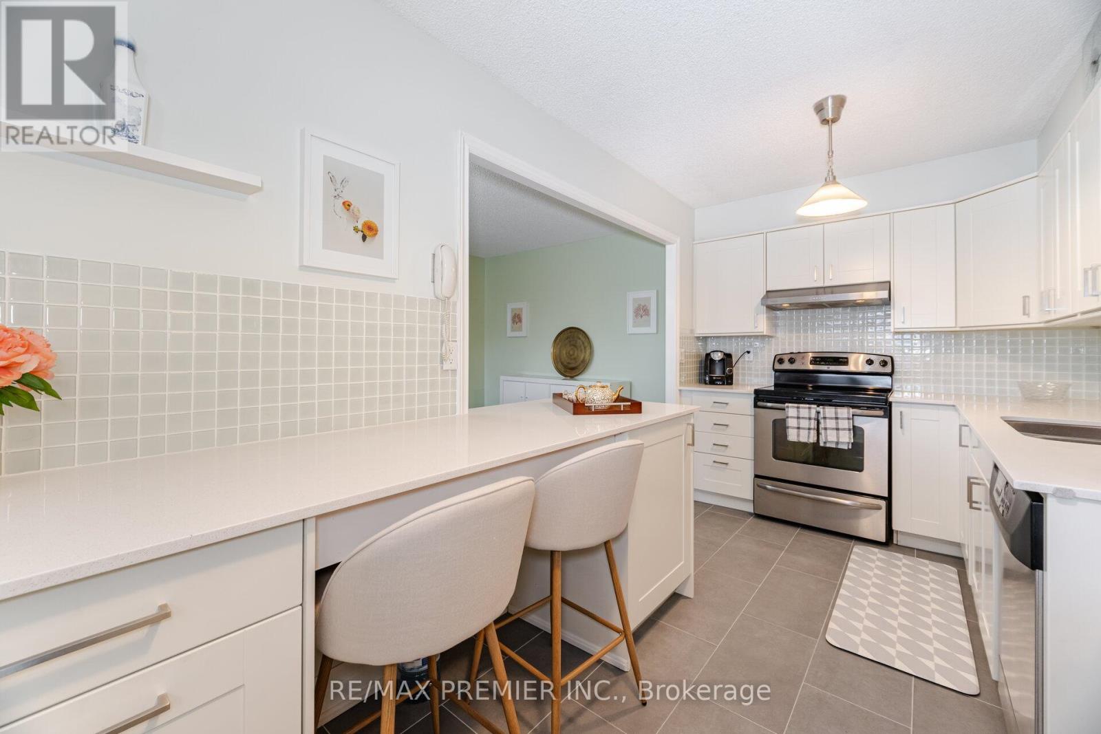 1905 - 270 Scarlett Road, Toronto, Ontario  M6N 4X7 - Photo 8 - W12475167