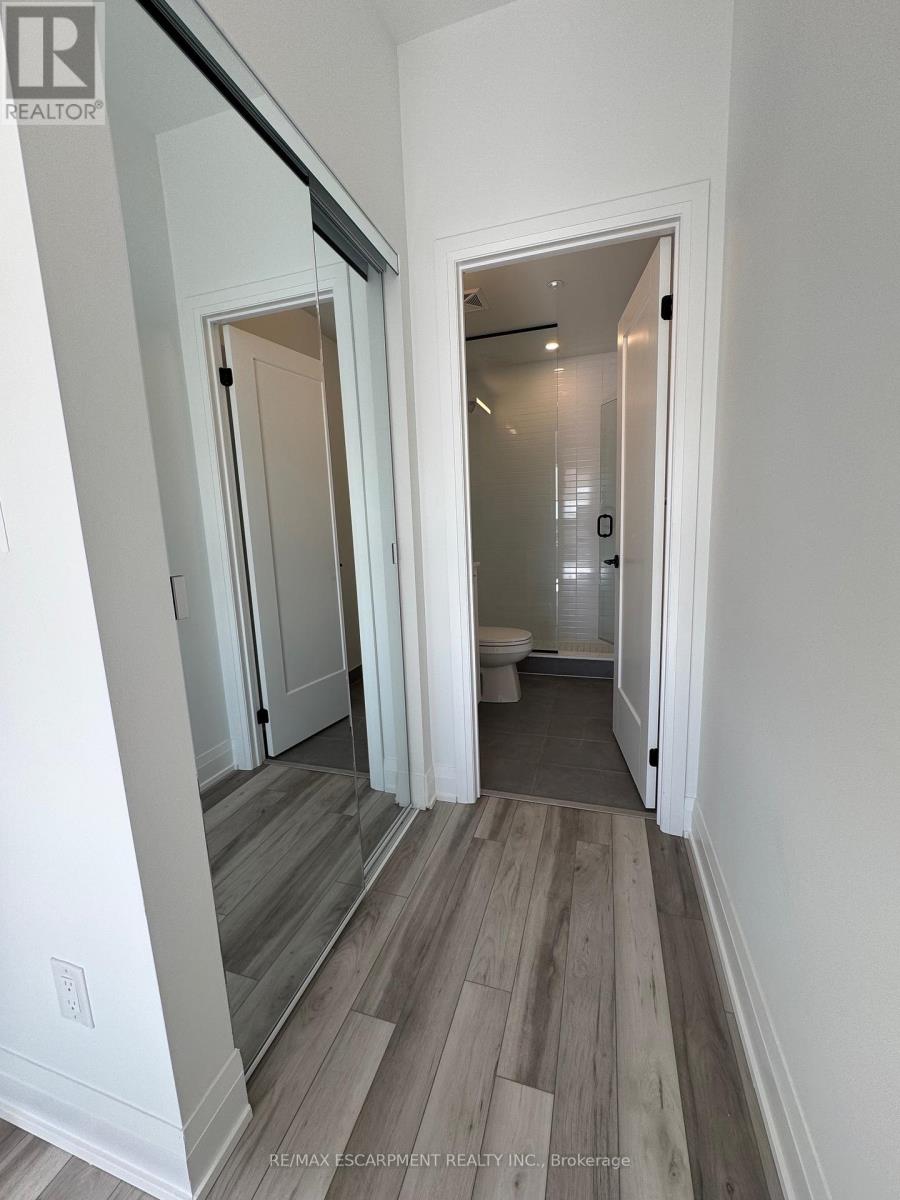 530 - 3250 Carding Mill Trail, Oakville, Ontario  L6M 1L3 - Photo 10 - W12475179