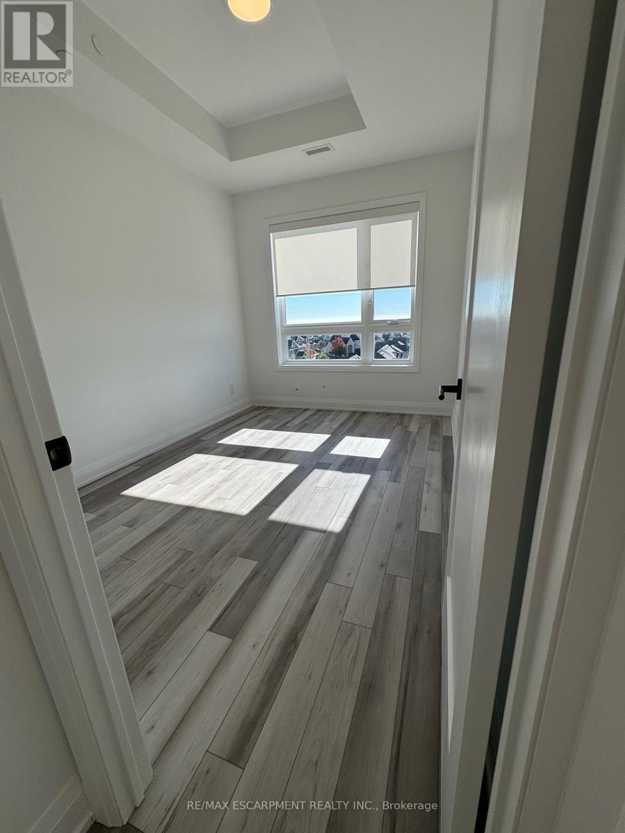 530 - 3250 Carding Mill Trail, Oakville, Ontario  L6M 1L3 - Photo 9 - W12475179