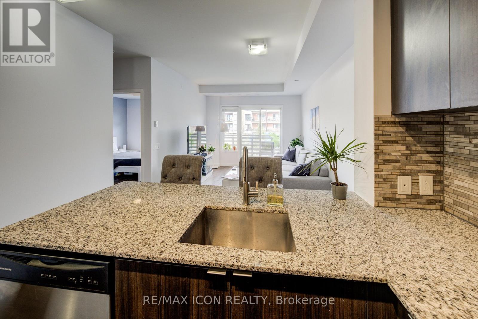 201 - 5005 Harvard Road, Mississauga, Ontario  L5M 0W5 - Photo 15 - W12475191