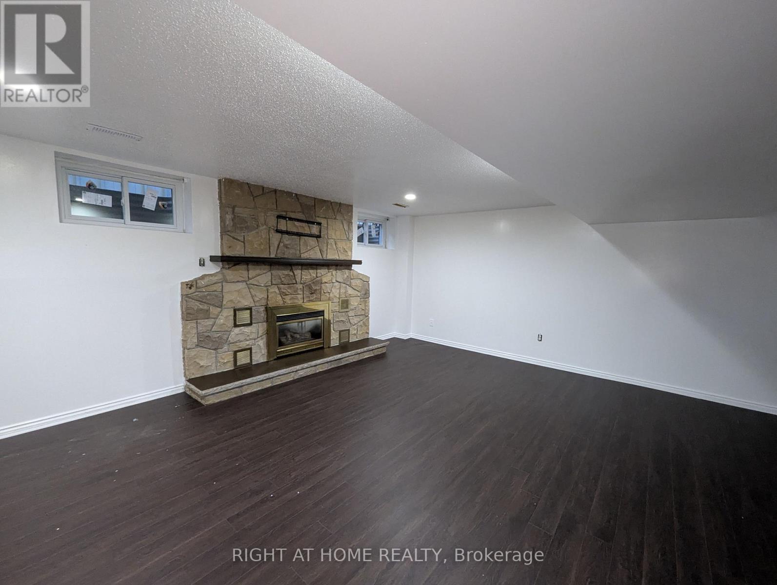 73 Skyview Drive, Hamilton, Ontario  L9B 1X5 - Photo 28 - X12475135