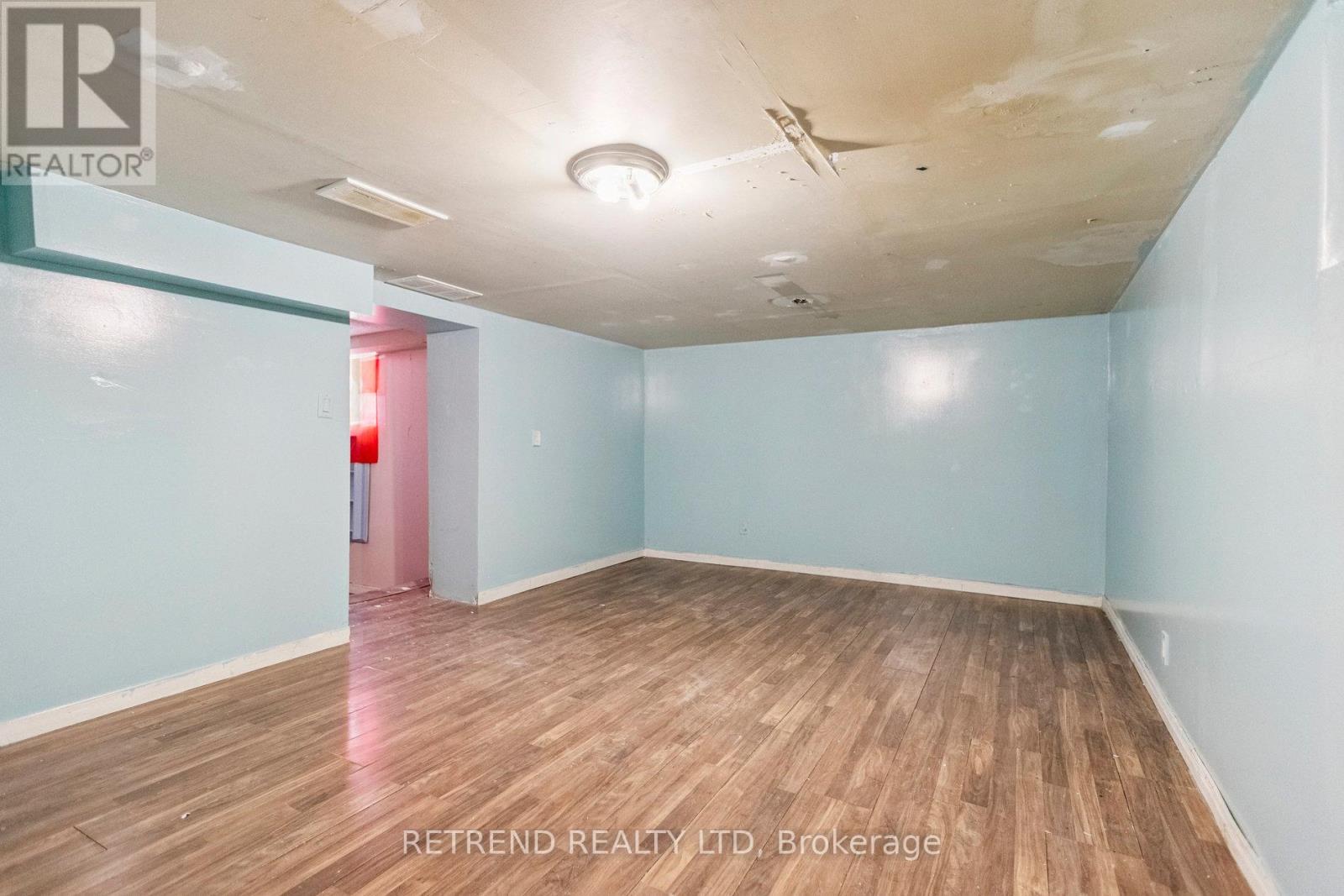 219 Erie Avenue, Brantford, Ontario  N3S 2H1 - Photo 11 - X12475139