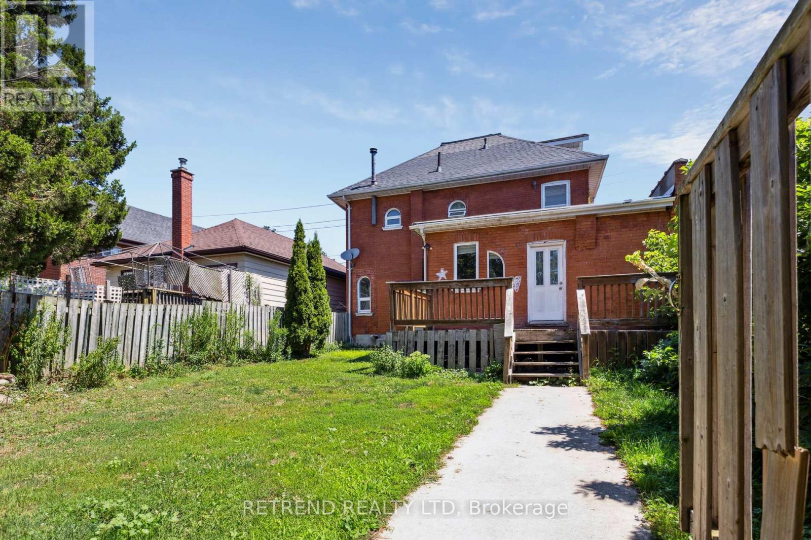 219 Erie Avenue, Brantford, Ontario  N3S 2H1 - Photo 2 - X12475139