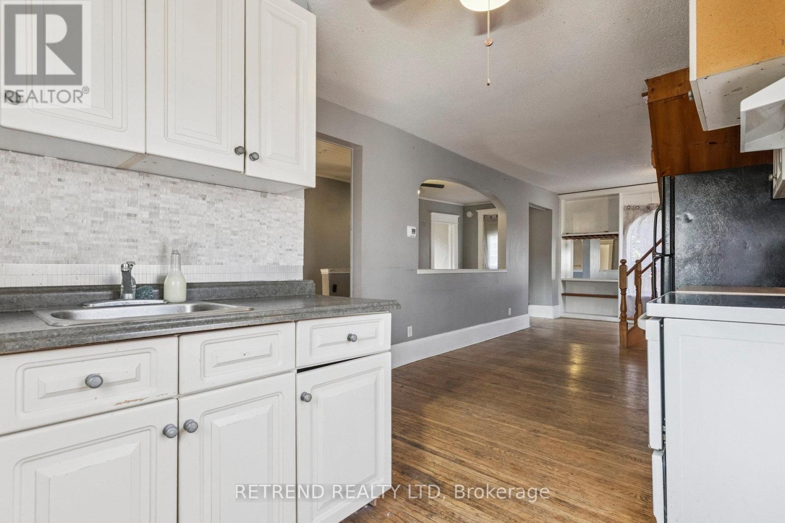219 Erie Avenue, Brantford, Ontario  N3S 2H1 - Photo 25 - X12475139