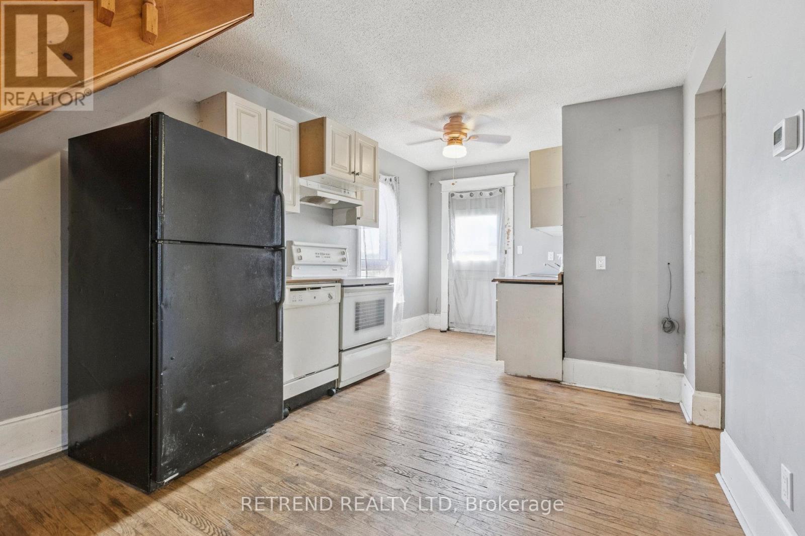 219 Erie Avenue, Brantford, Ontario  N3S 2H1 - Photo 9 - X12475139