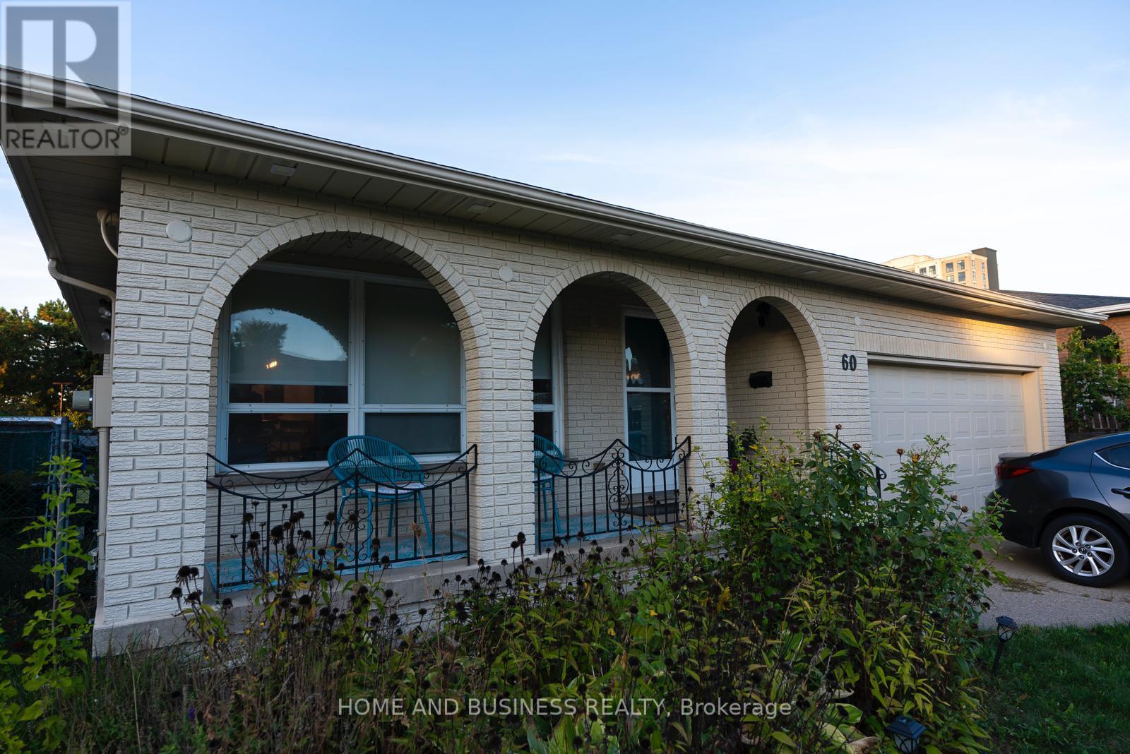 60 NEIL AVENUE, Hamilton, Ontario