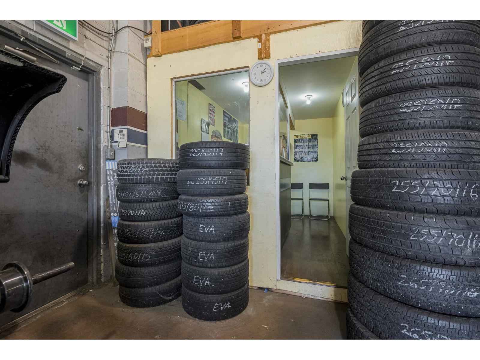 8815 Young Road, Chilliwack Proper South, Chilliwack, British Columbia  V2P 4P6 - Photo 12 - C8073205