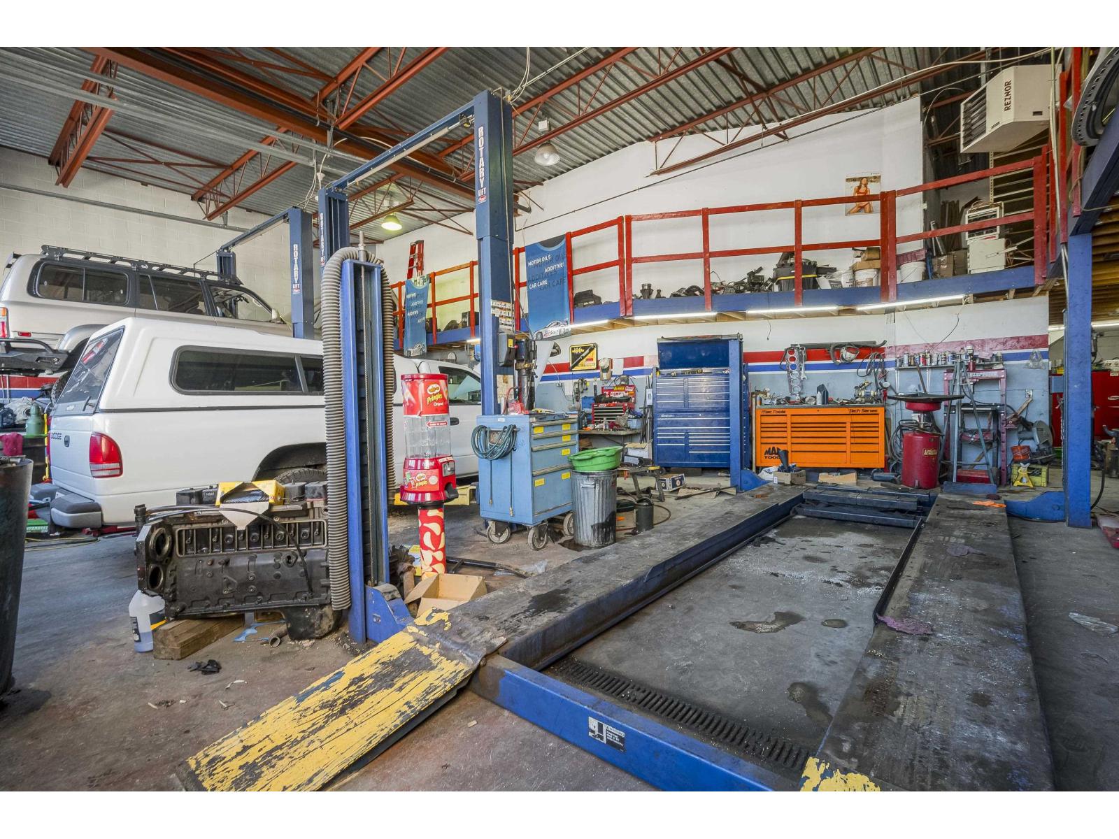 8815 Young Road, Chilliwack Proper South, Chilliwack, British Columbia  V2P 4P6 - Photo 21 - C8073205