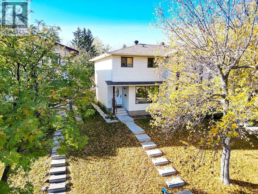 147 Berwick Way Nw, Calgary, Alberta  T3K 1B8 - Photo 4 - A2265034