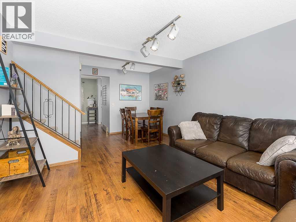 147 Berwick Way Nw, Calgary, Alberta  T3K 1B8 - Photo 5 - A2265034