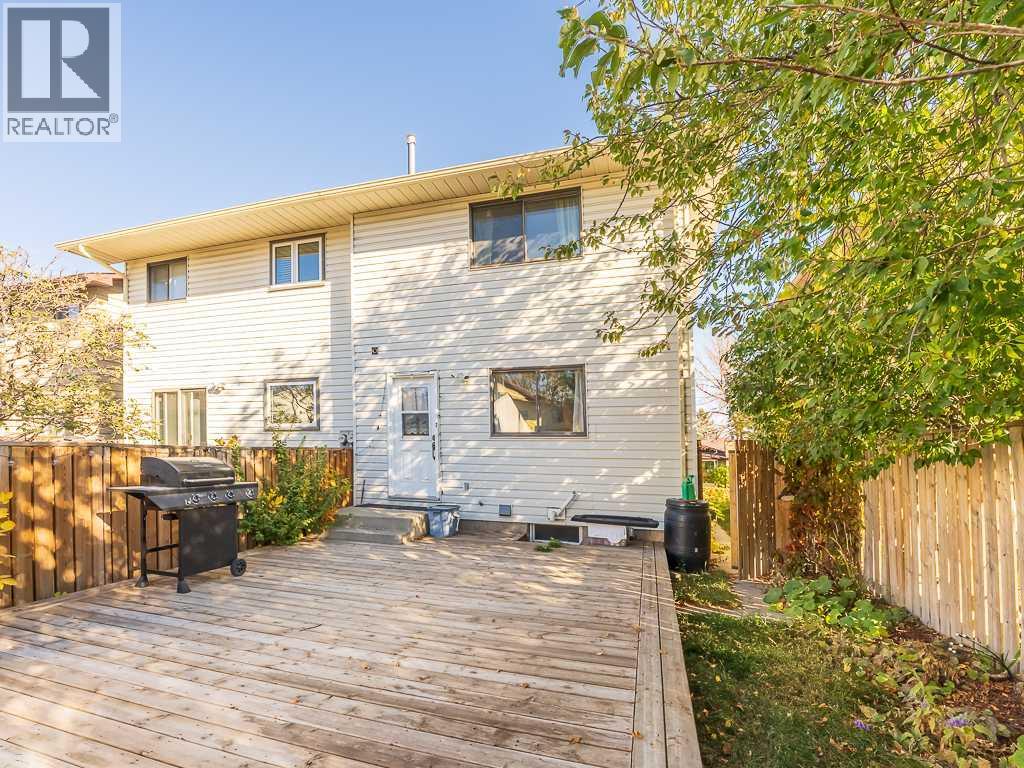 147 Berwick Way Nw, Calgary, Alberta  T3K 1B8 - Photo 2 - A2265034