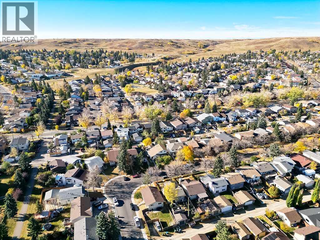 147 Berwick Way Nw, Calgary, Alberta  T3K 1B8 - Photo 24 - A2265034