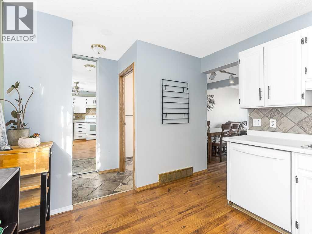 147 Berwick Way Nw, Calgary, Alberta  T3K 1B8 - Photo 16 - A2265034