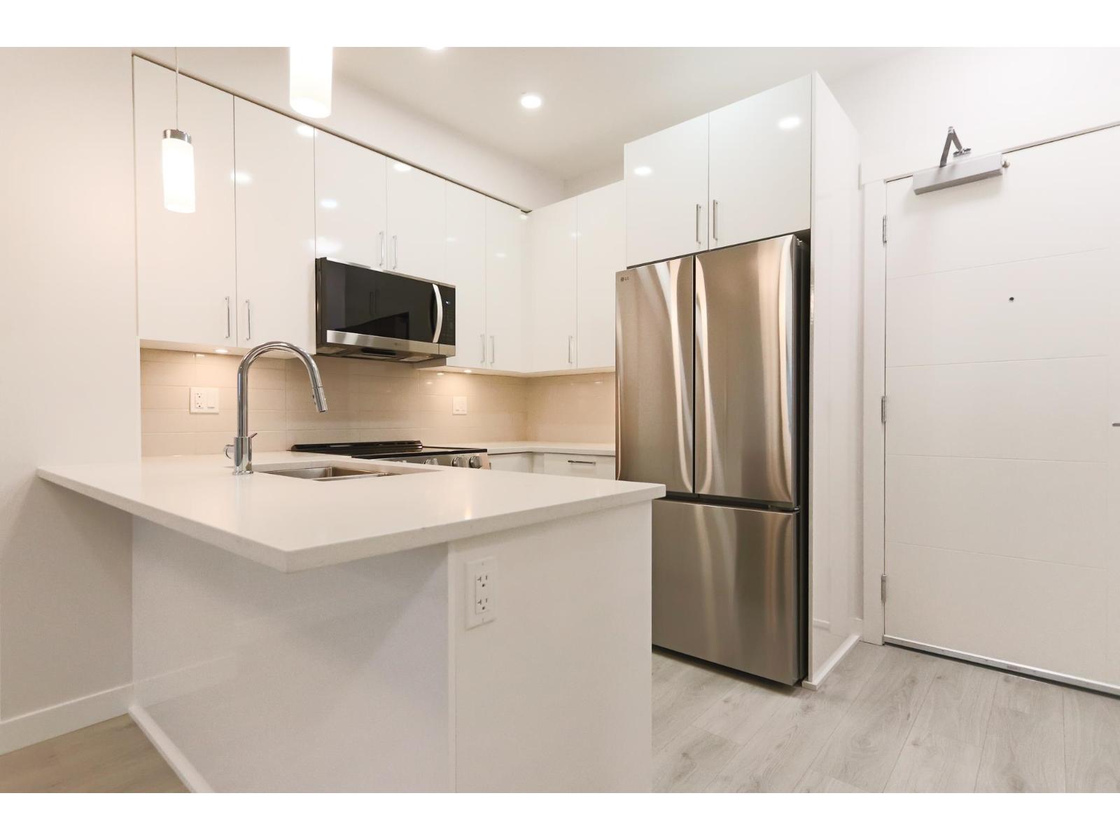 521 33886 Pine Street, Abbotsford, British Columbia  V2S 2P3 - Photo 2 - R3057380