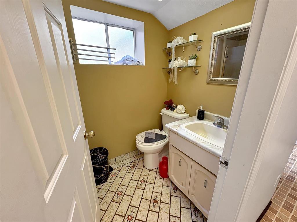 32469 Emerald Avenue, Abbotsford, British Columbia  V2T 1B4 - Photo 6 - R3060495