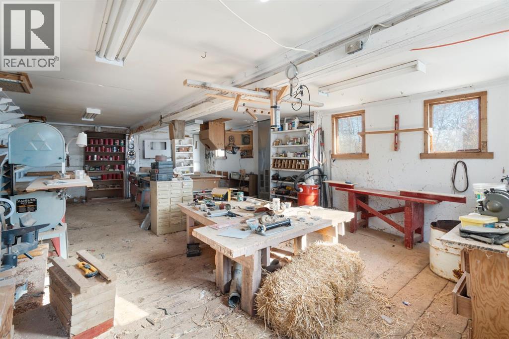 24064 Meadow Drive, Rural Rocky View County, Alberta  T3R 1A7 - Photo 23 - A2264499