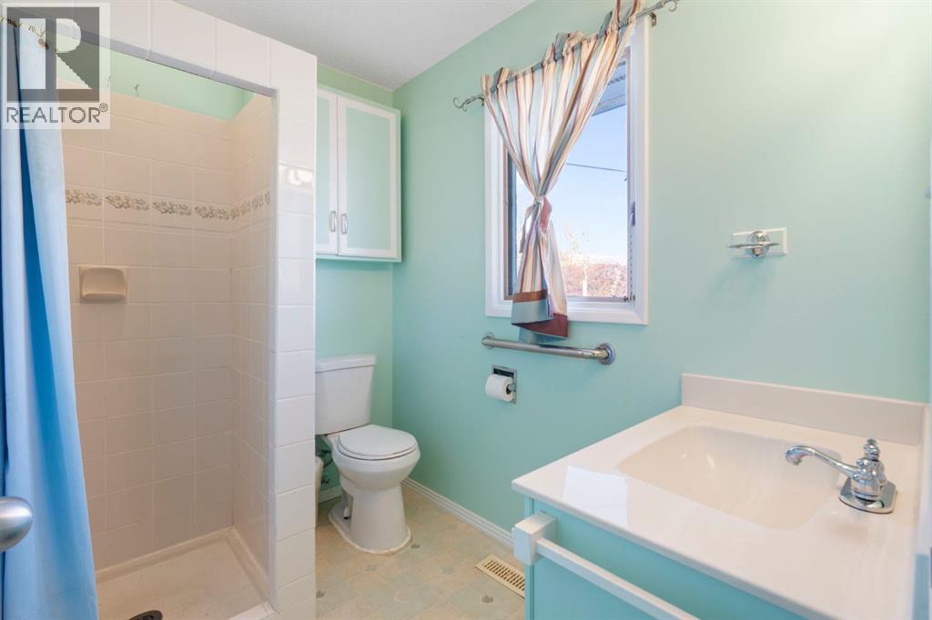 24064 Meadow Drive, Rural Rocky View County, Alberta  T3R 1A7 - Photo 11 - A2264499