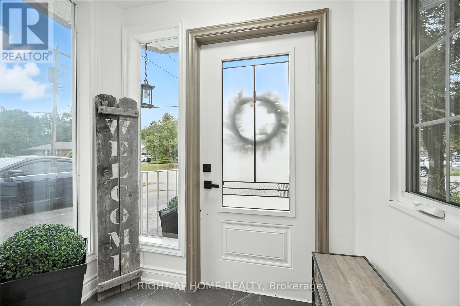 413 Enfield Road, Burlington, Ontario  L7T 2X5 - Photo 2 - W12451106