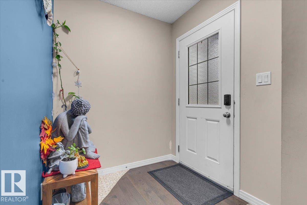 5516 5 Av Sw, Edmonton, Alberta  T6X 1R9 - Photo 3 - E4463022