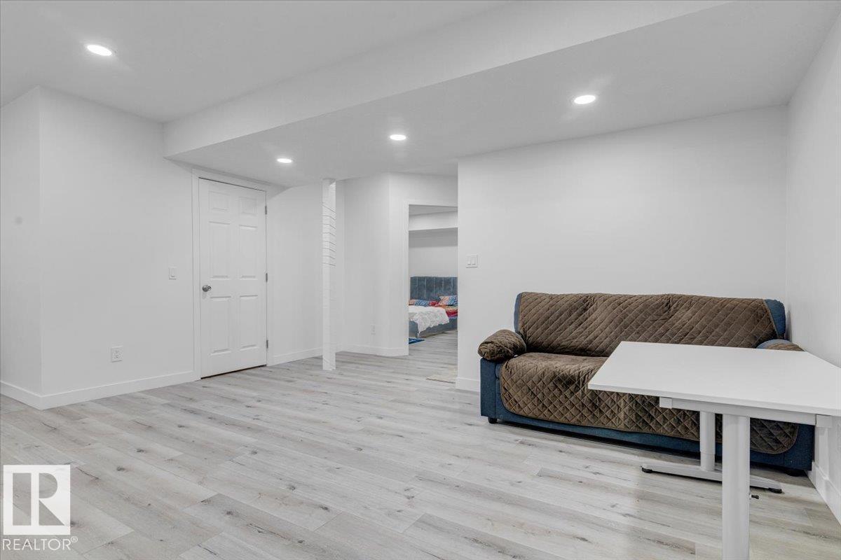 5516 5 Av Sw, Edmonton, Alberta  T6X 1R9 - Photo 38 - E4463022