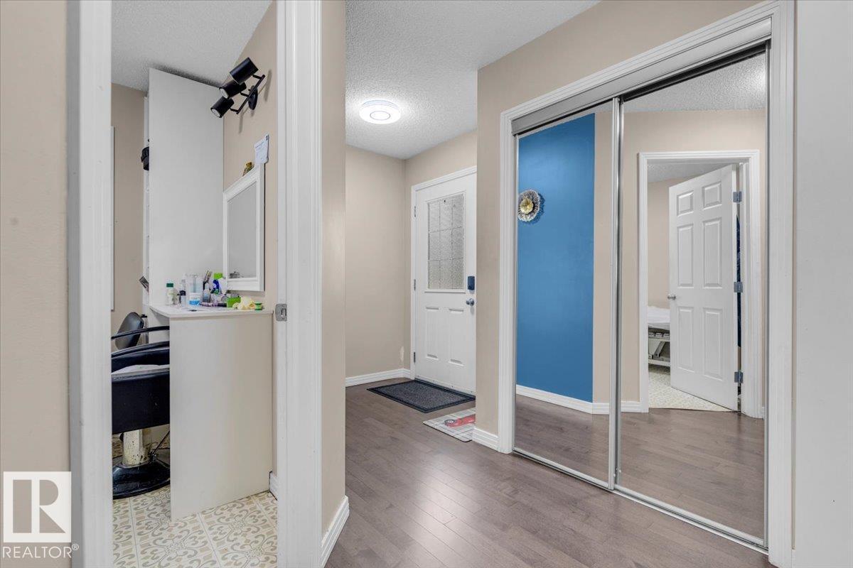 5516 5 Av Sw, Edmonton, Alberta  T6X 1R9 - Photo 4 - E4463022