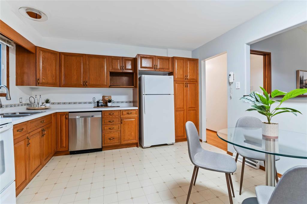 17 Carnaby Place, Winnipeg, Manitoba  R2J 3B9 - Photo 11 - 202526987