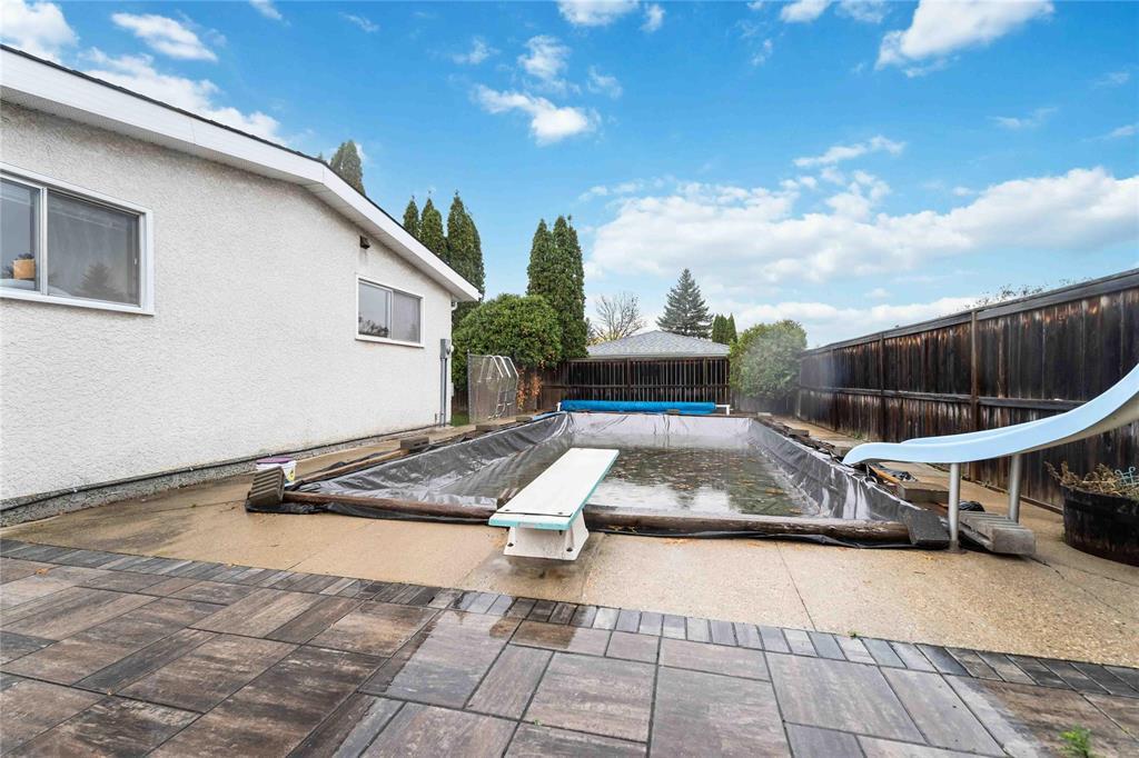 17 Carnaby Place, Winnipeg, Manitoba  R2J 3B9 - Photo 31 - 202526987