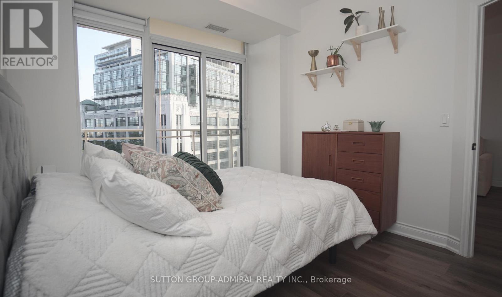 702 - 21 Grand Magazine Street, Toronto, Ontario  M5V 1B5 - Photo 6 - C12475202
