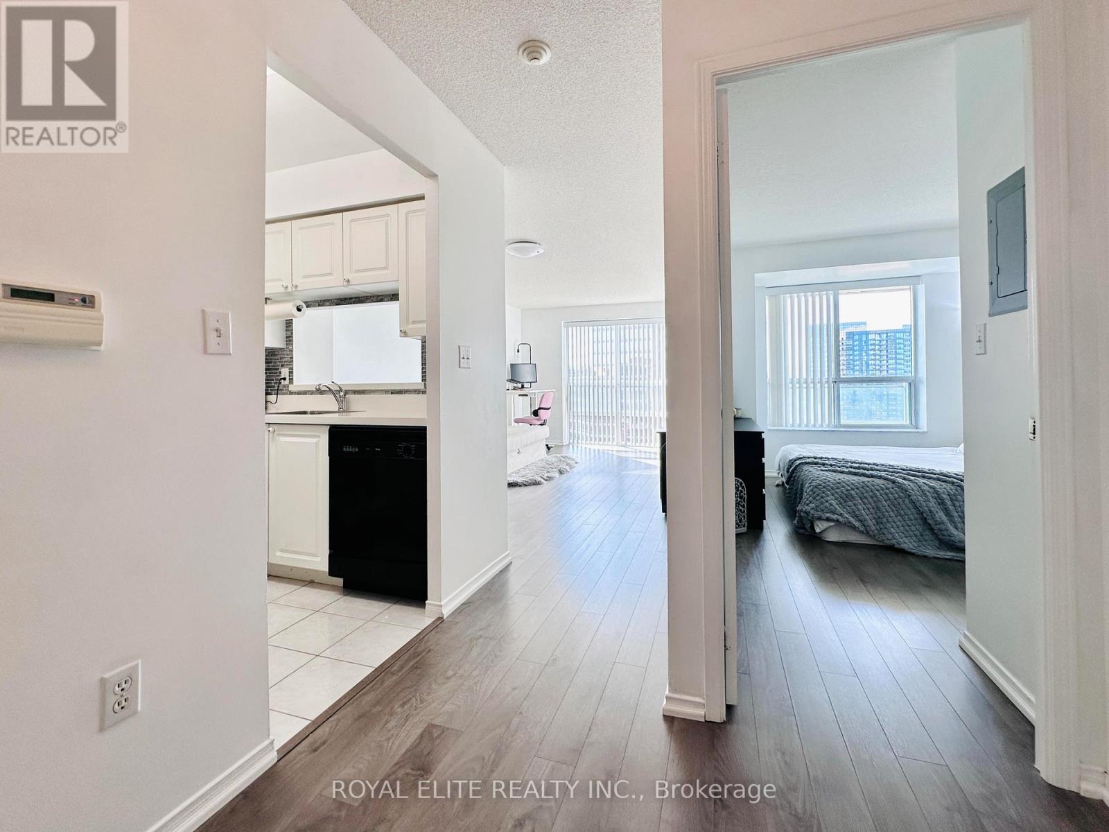 2001 - 1 Pemberton Avenue, Toronto, Ontario  M2M 4L9 - Photo 3 - C12475212